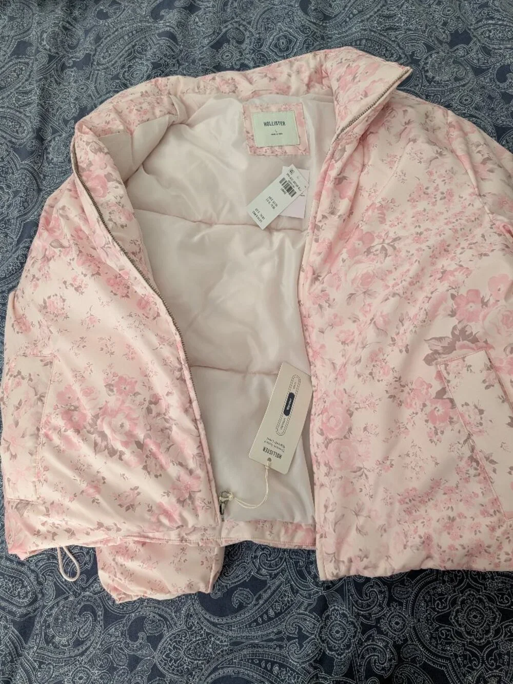 NWT Hollister Pink Floral Puffer Jacket Women's L - Coquette Ditsy Rose Print